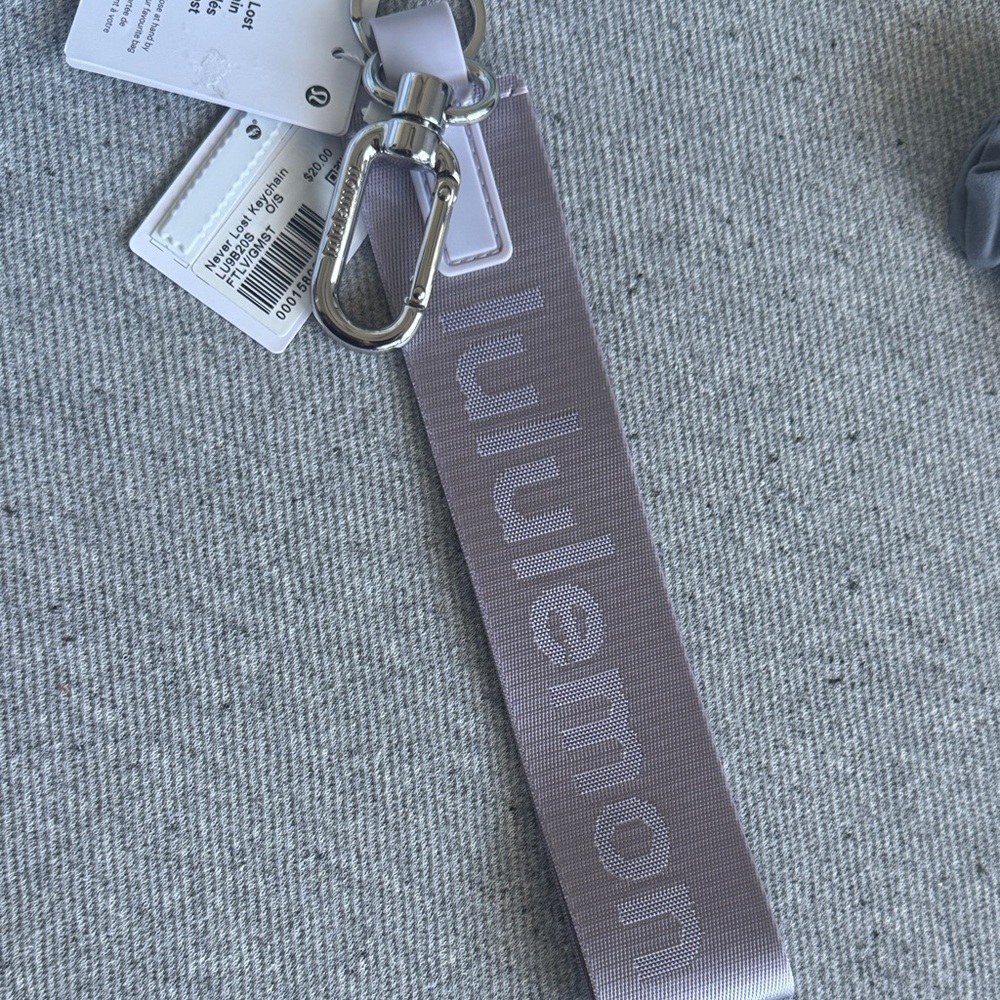 Lululemon Keychain + Scrunchie Bundle NWT Grey O/S - Picture 4 of 4